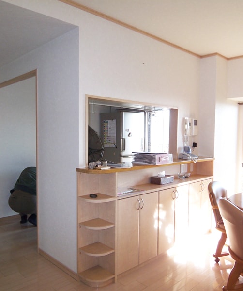吊戸棚を移設して開放的なキッチンに 広島市でリノベーションを依頼するなら設計施工事務所 工房住空間