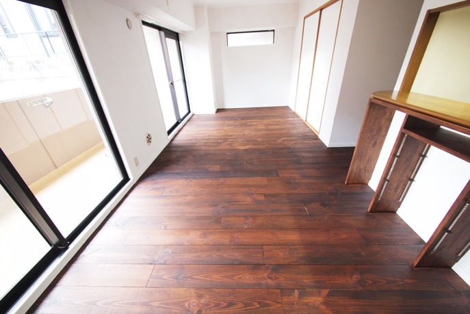 ディープブラウン アイアンでアンティークな雰囲気 広島市でリノベーションを依頼するなら設計施工事務所 工房住空間