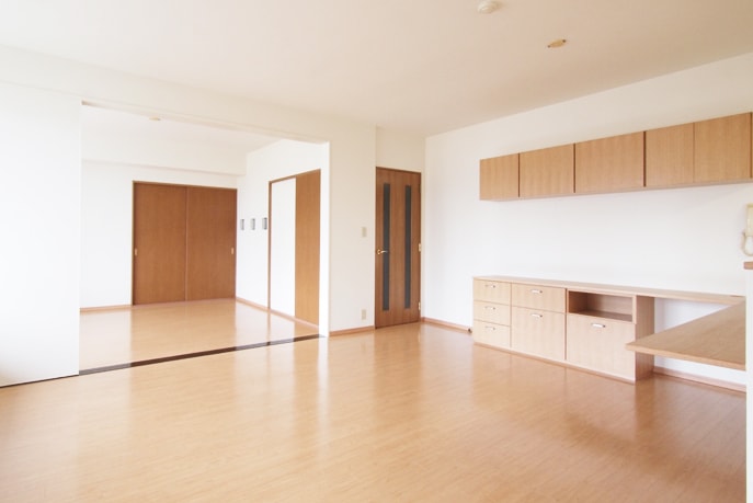 用途によって仕切れる広いリビング 広島市でリノベーションを依頼するなら設計施工事務所 工房住空間